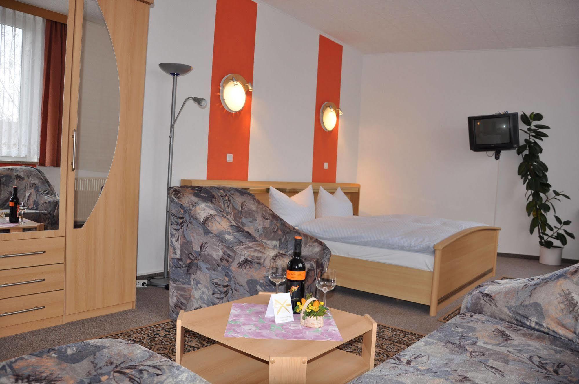 Hotel Zum Gruendle Oberhof  Zewnętrze zdjęcie